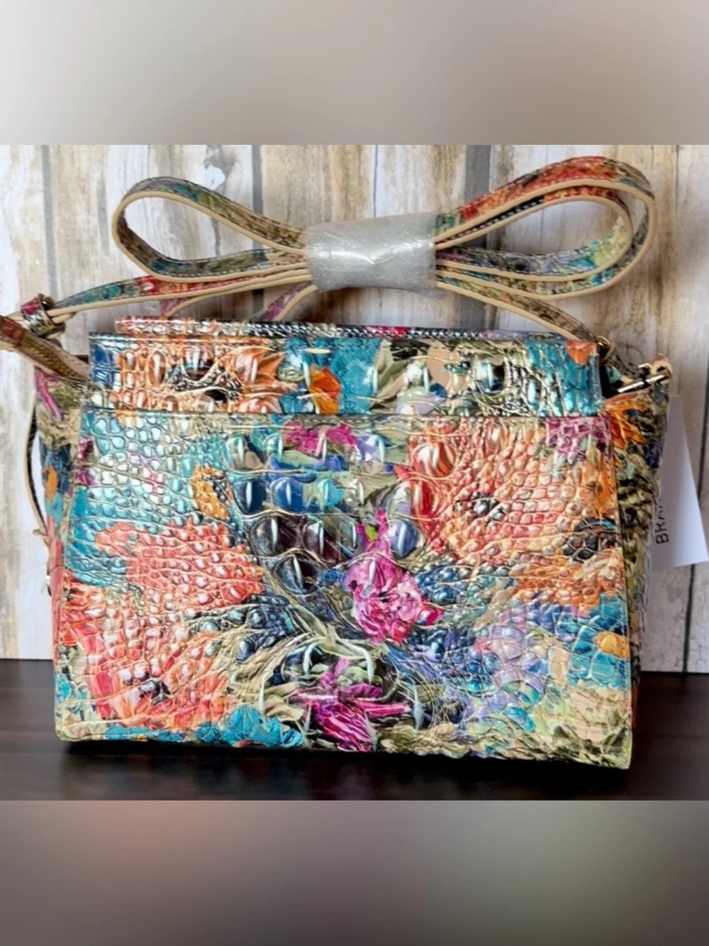 HARD TO FIND !!!! BRAHMIN HILLARY LASSO FLORAL PRINT LEATHER CROSSBODY NWT